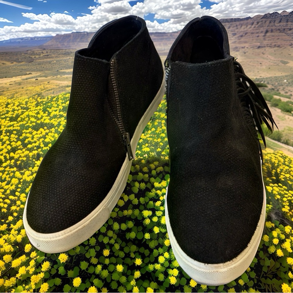 Minnetonka Gwen fringed suede ankle boots - worn lightly once for a film shoot